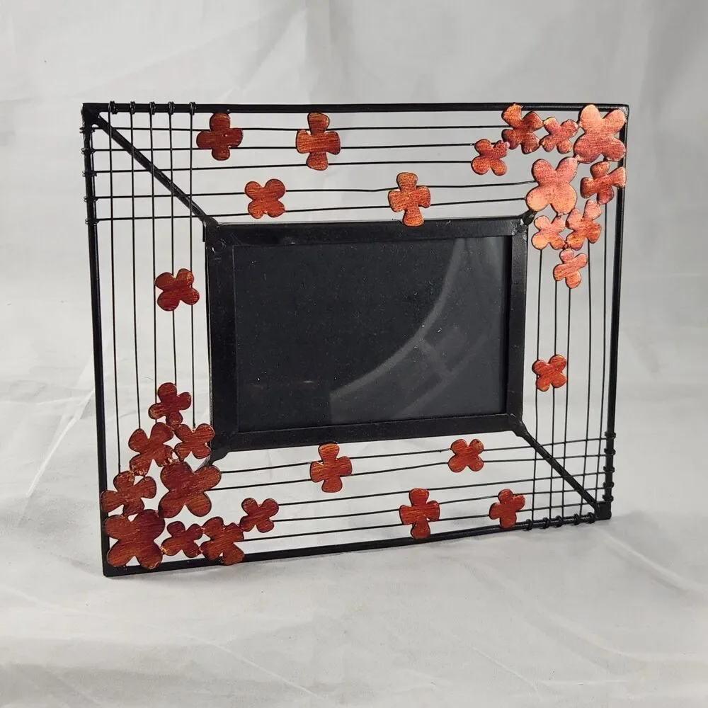 Metal Desktop Picture Frame for 5 x 3.5 in Pictures - Total 9 x 7.25 in Flowers
